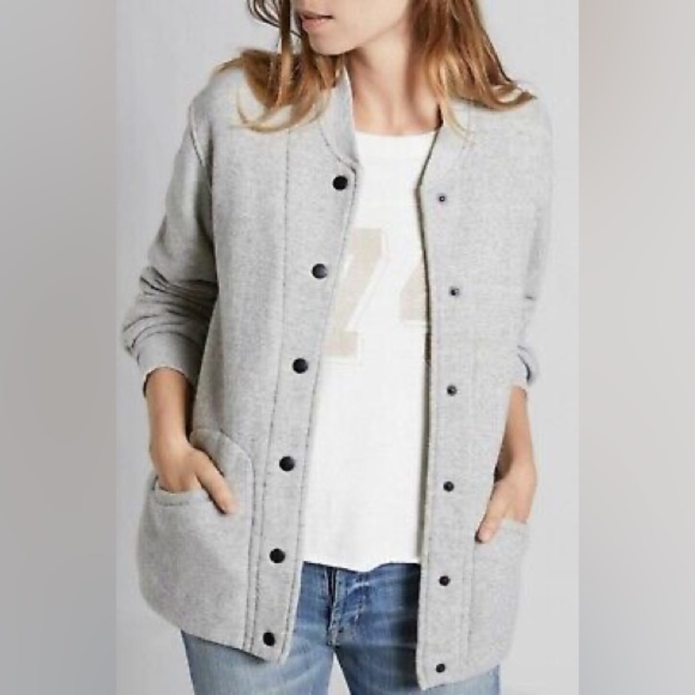 CURRENT/ELLIOTT CLASSIC FLEECE VARSITY JACKET in Heather Grey